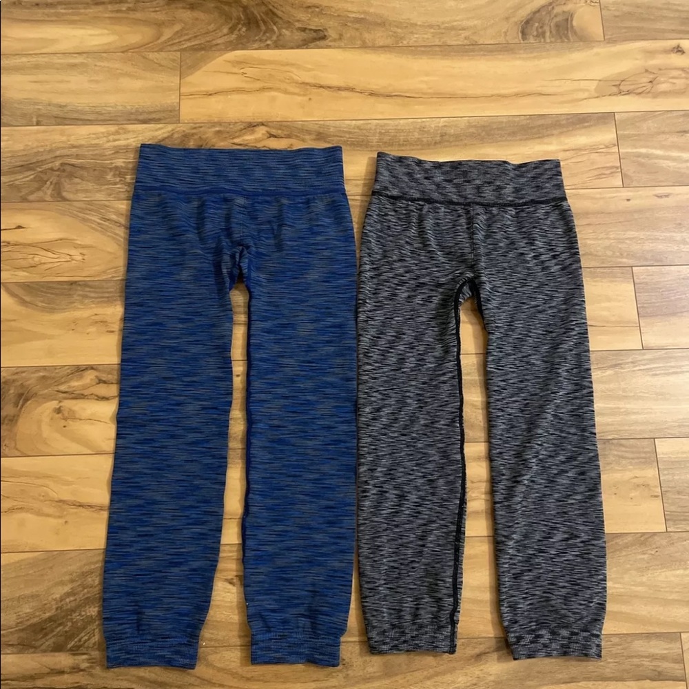 Two Pairs of women capri workout sport pants sz S